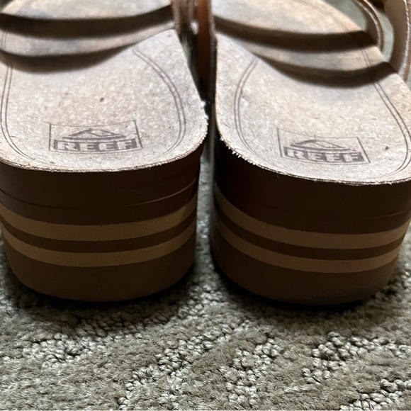 Great Slide Sandals with Woven Strap Details - Picture 3 of 4